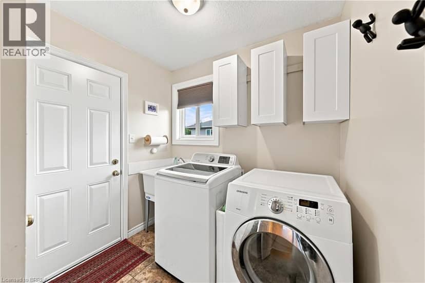 41 GRIFFITHS Drive — photo 20 of 40
