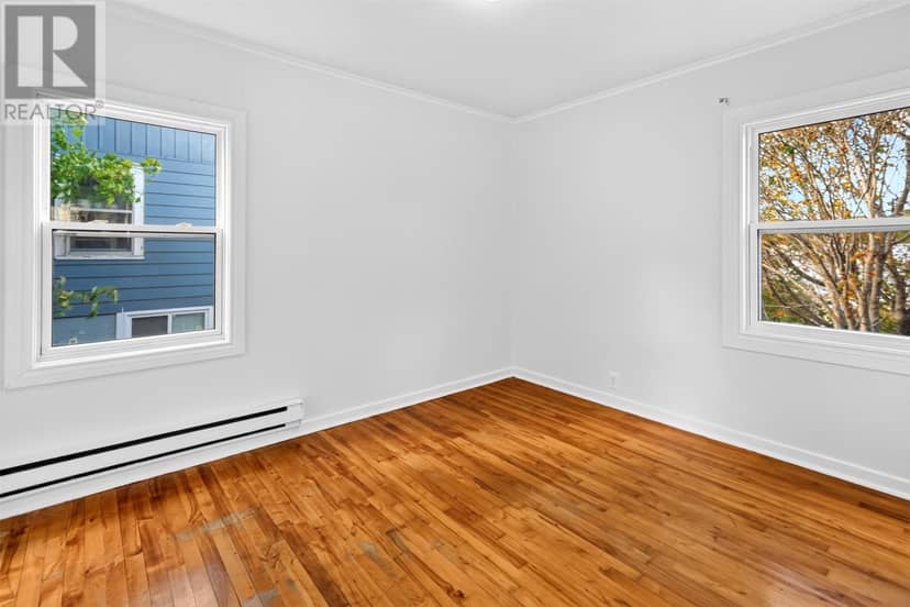 122 Empire Avenue — photo 10 of 27