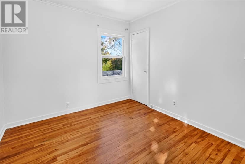 122 Empire Avenue — photo 11 of 27