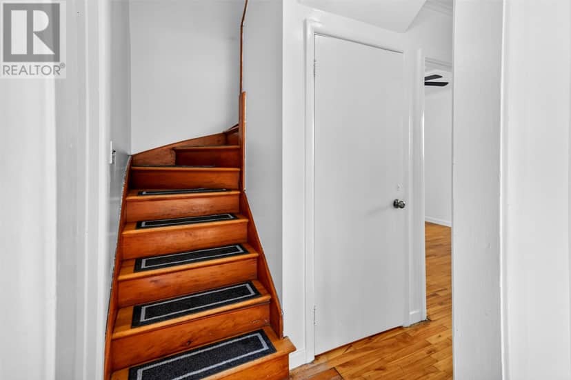 122 Empire Avenue — photo 12 of 27