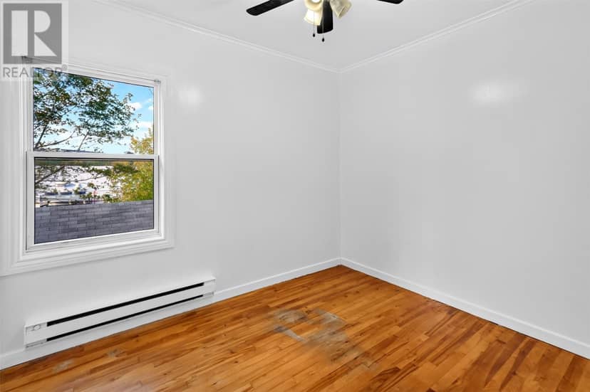 122 Empire Avenue — photo 8 of 27
