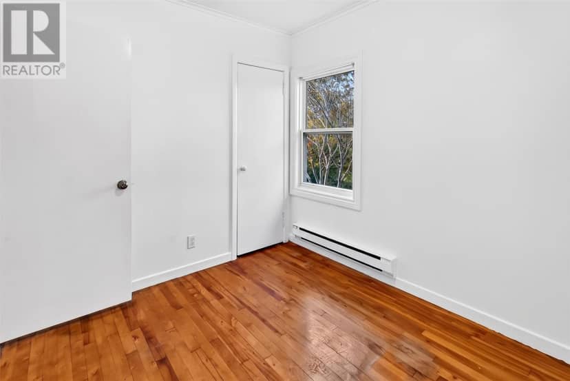 122 Empire Avenue — photo 9 of 27