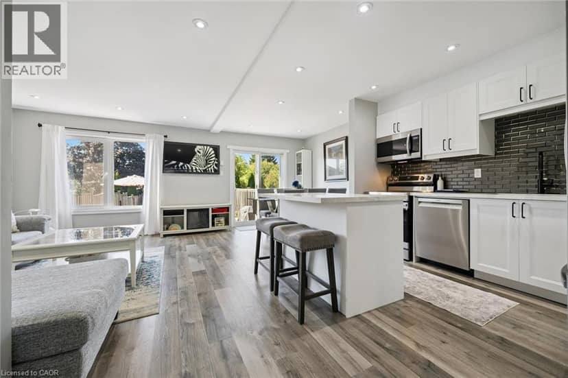 2152 PELEE Boulevard — photo 7 of 38