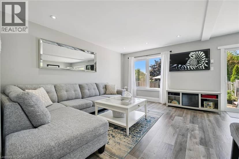 2152 PELEE Boulevard — photo 8 of 38