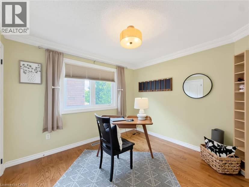 1396 THORNCREST Crescent — photo 30 of 40