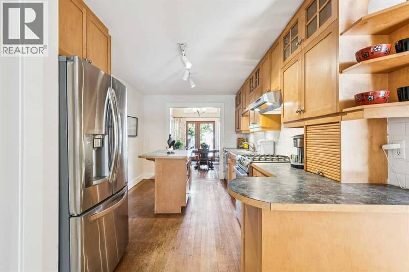1212 18 Avenue NW — photo 9 of 40