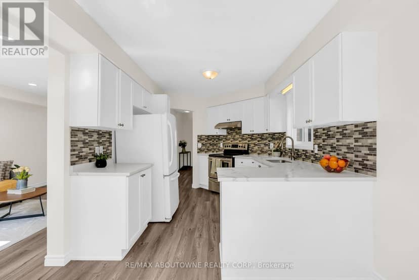 87 Houghton Street — photo 12 of 40