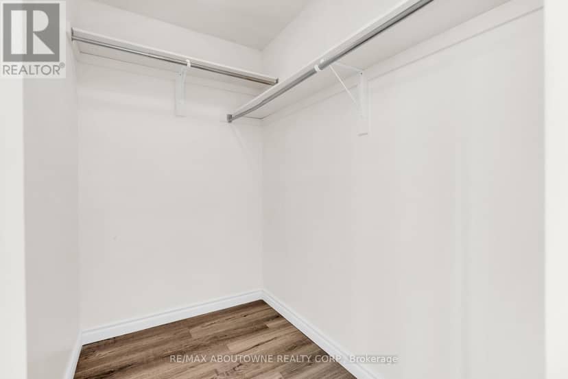 87 Houghton Street — photo 24 of 40