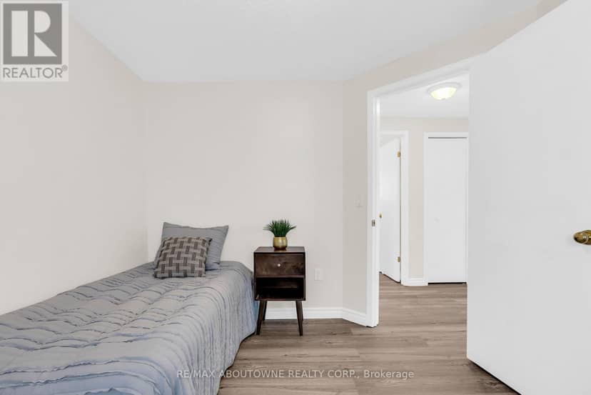 87 Houghton Street — photo 30 of 40