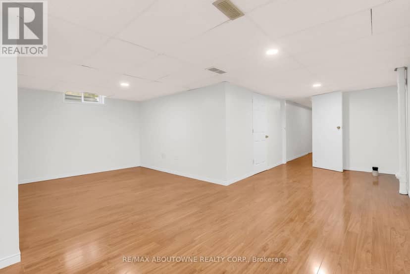 87 Houghton Street — photo 33 of 40
