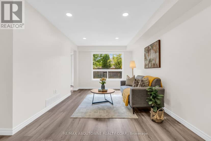 87 Houghton Street — photo 7 of 40