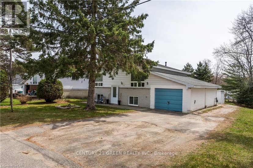 45 Elliott Street W, Huntsville, photo 3