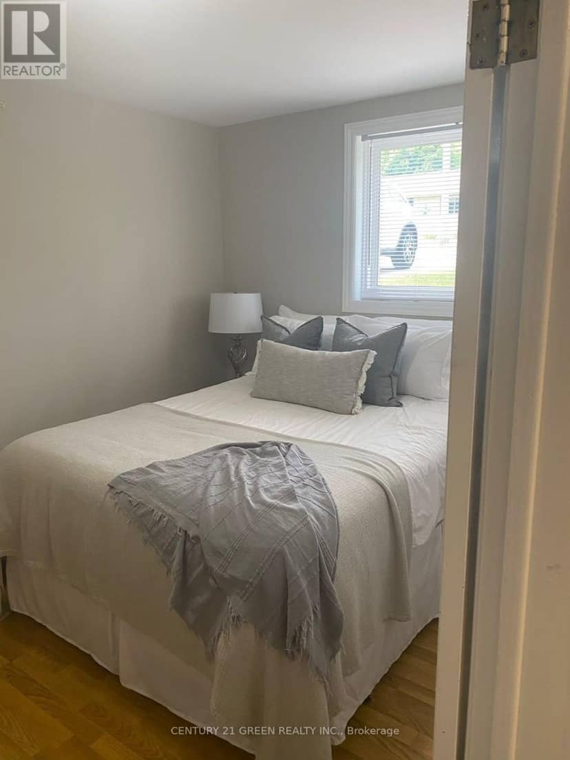 45 Elliott Street W, Huntsville, photo 6