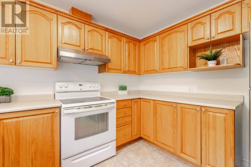 560 Parkland Drive — photo 16 of 40
