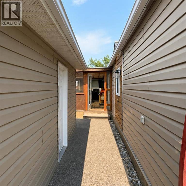 68 Westover Avenue, Claresholm, photo 2