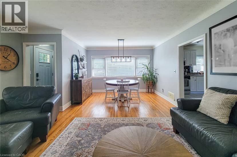 19 THORNDALE Avenue — photo 19 of 40