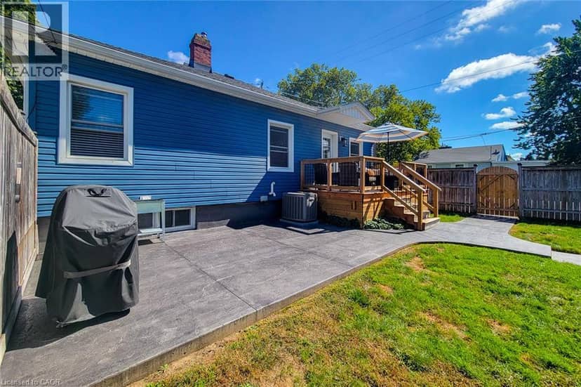 19 THORNDALE Avenue — photo 8 of 40