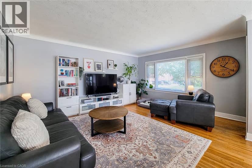 19 THORNDALE Avenue — photo 18 of 40