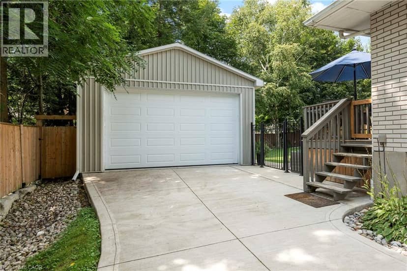16 GIBSON Drive — photo 3 of 33
