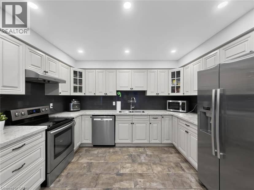 12 SUNDROP Court — photo 11 of 40