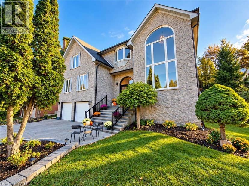 12 SUNDROP Court, Ancaster, photo 2