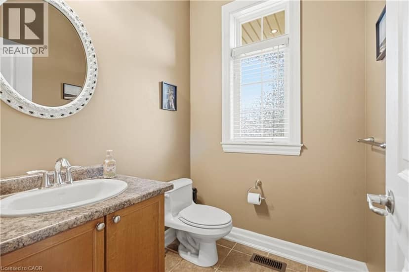 4530 FRANCES Crescent — photo 13 of 40