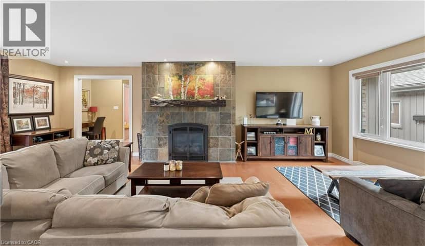 373 FORESTLAWN Road — photo 12 of 40