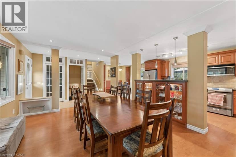 373 FORESTLAWN Road — photo 11 of 40