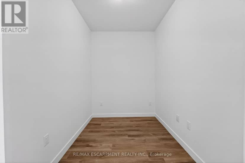 822 - 461 Green Road — photo 15 of 40