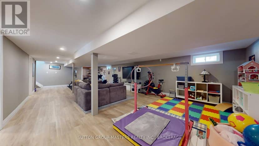 1196 Gladstone Way — photo 33 of 40
