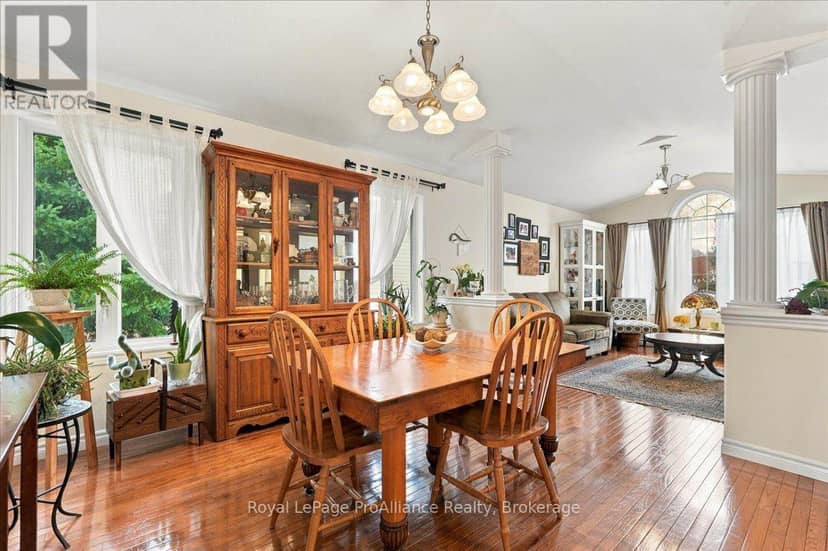 99 McKenzie Street — photo 11 of 40