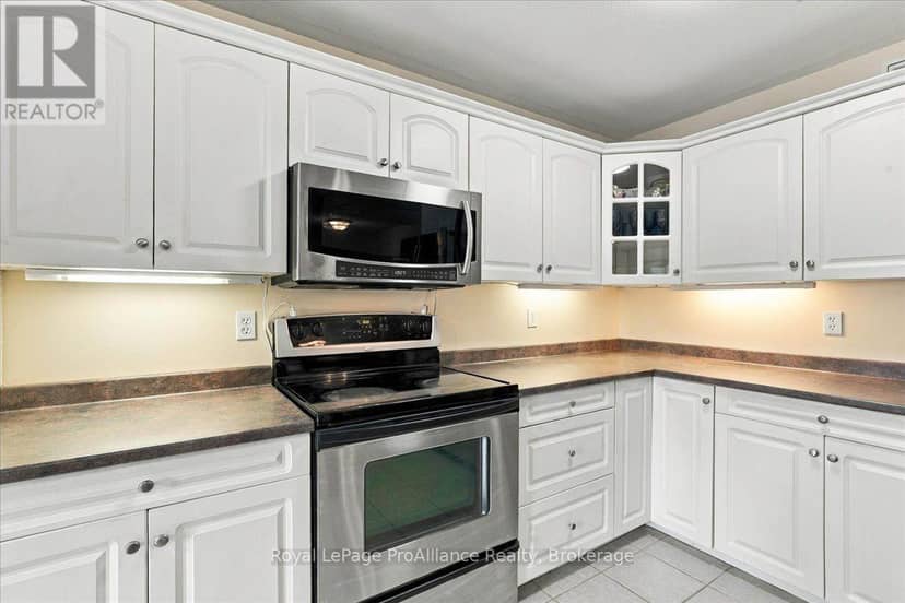 99 McKenzie Street — photo 16 of 40