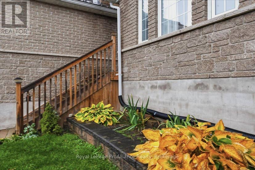 99 McKenzie Street, Centre Hastings, photo 5
