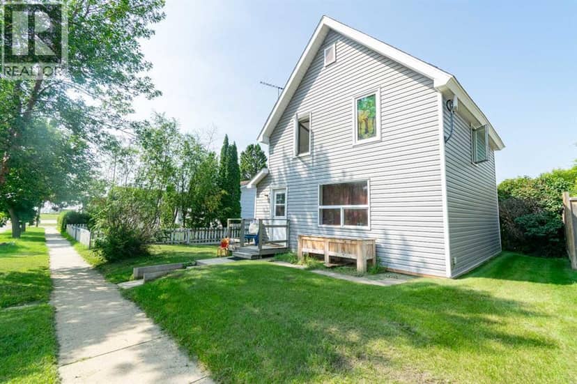 4706 48 Street, Stettler, photo 2