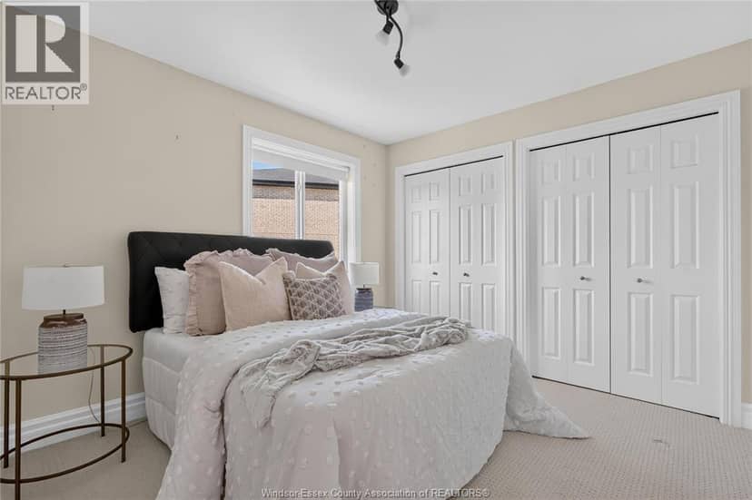 3162 Leisure CRESCENT — photo 15 of 40