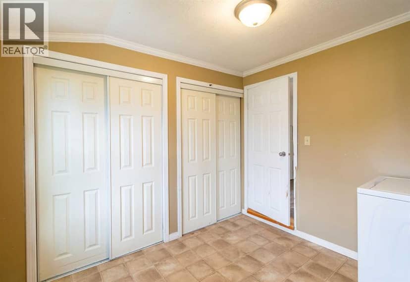 4706 48 Street — photo 18 of 40