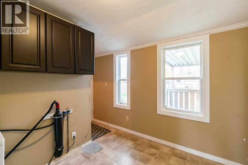 4706 48 Street — photo 16 of 40