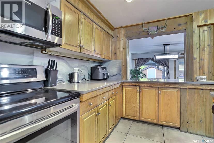 2335 Reynolds STREET — photo 12 of 40