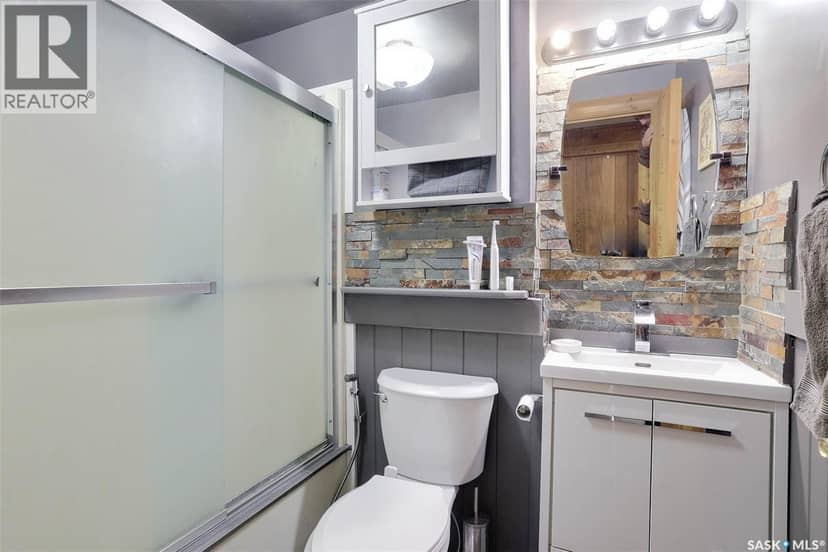 2335 Reynolds STREET — photo 14 of 40