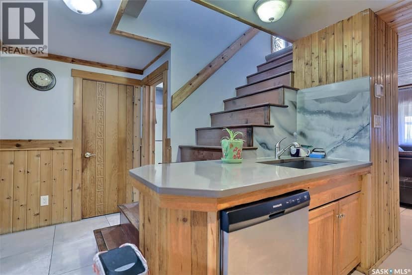 2335 Reynolds STREET — photo 9 of 40