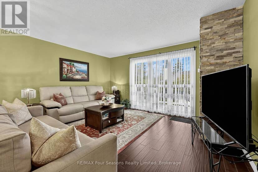 839 - 34 Dawson Drive, Collingwood, photo 2