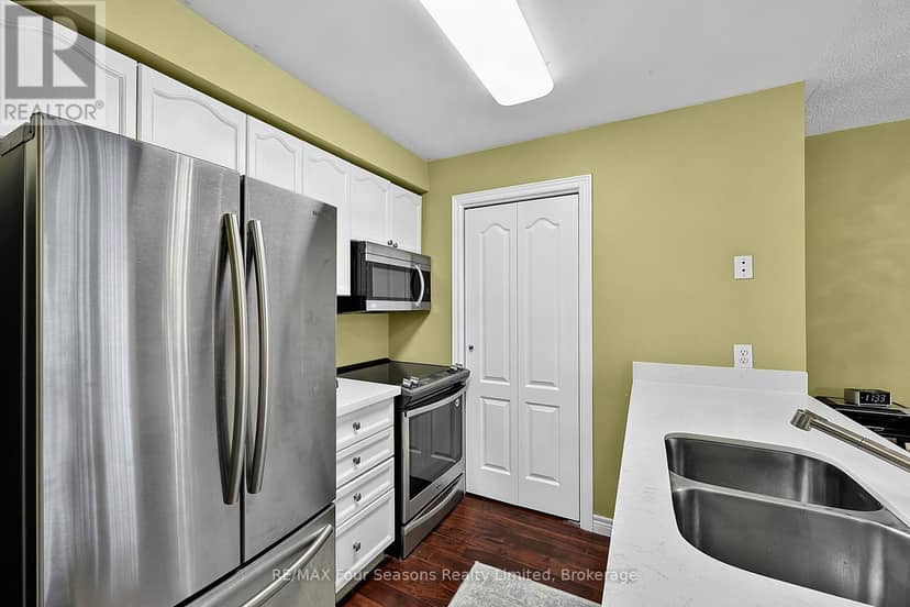 839 - 34 Dawson Drive, Collingwood, photo 3
