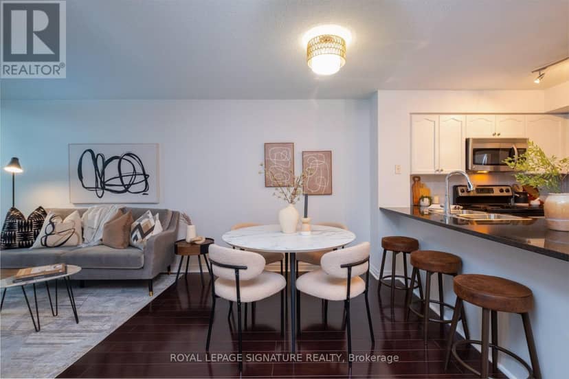 PH03 - 30 Grand Trunk Crescent — photo 5 of 31