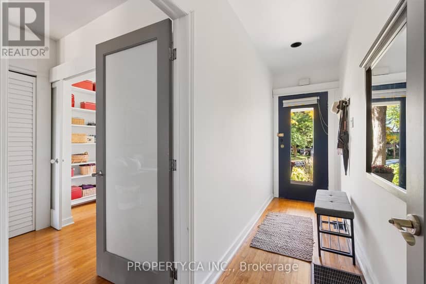 620 Crawford Street, Toronto, photo 2