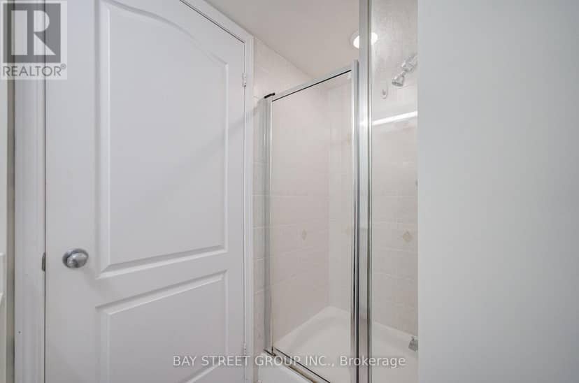 1505 - 8 Rean Drive — photo 31 of 40