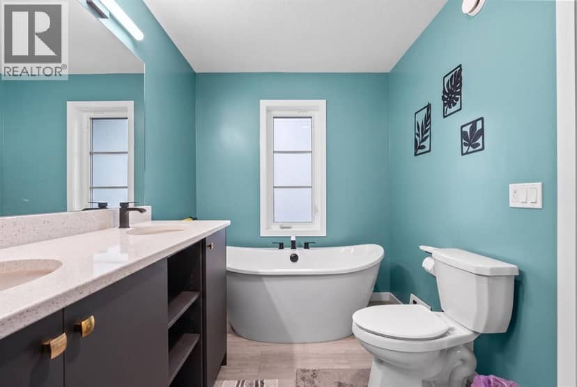 308 Coopersfield Rise SW — photo 21 of 40