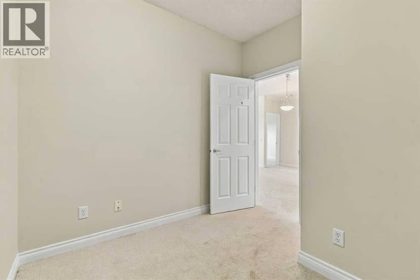 302, 11170 30 Street SW — photo 34 of 40