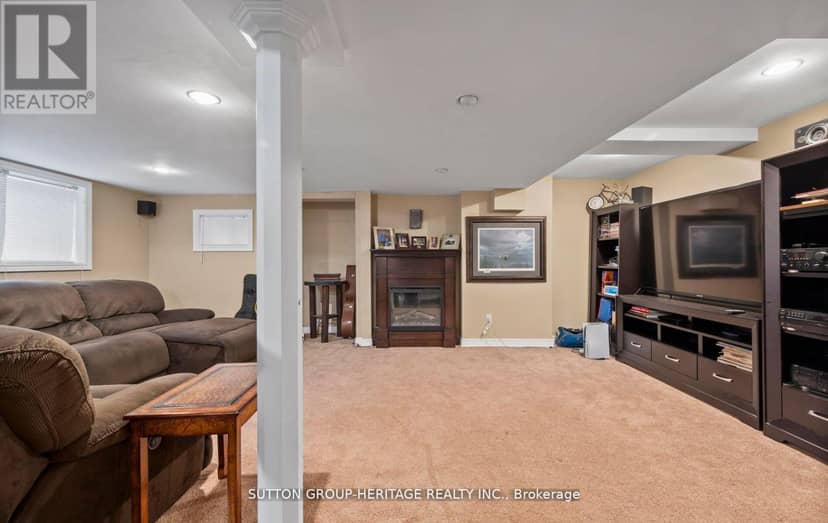 2330 Southcott Road — photo 20 of 31