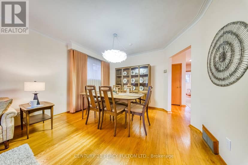 32 Bromton Drive — photo 10 of 35
