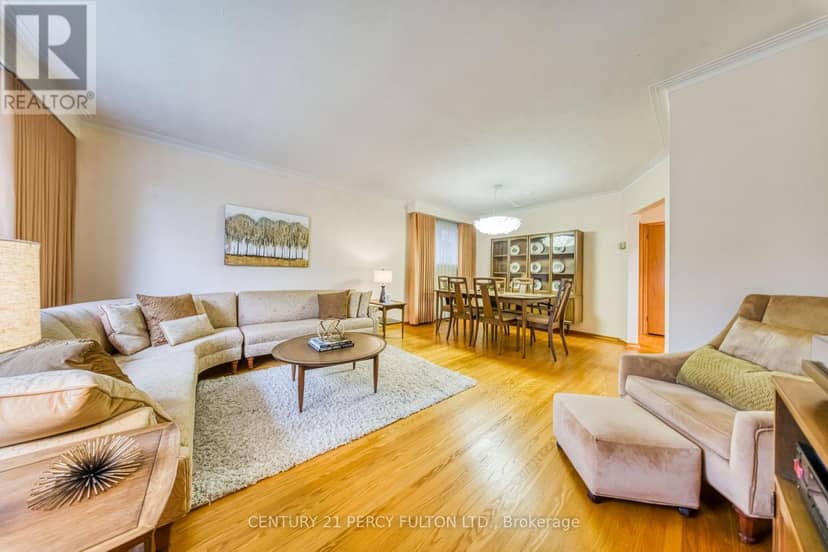 32 Bromton Drive, Toronto, photo 7